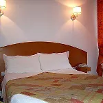 Logis - Restaurant Du Midi 3*