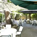 酒店 Logis - Restaurant Du Midi 勒韦