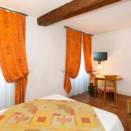 Logis - Restaurant Du Midi Hotel 3*