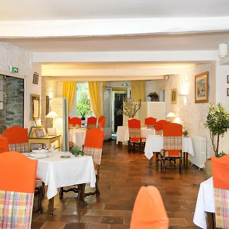 Logis - Restaurant Du Midi Hotel 3*