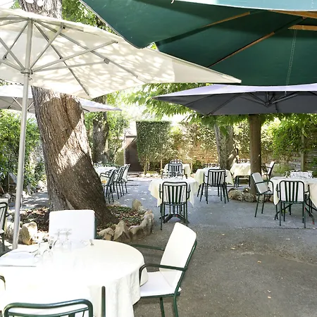 Logis - Restaurant Du Midi Hotel 3*