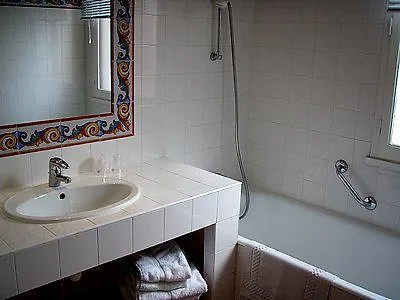 Logis - Restaurant Du Midi Hotel