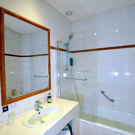 Hotel Logis - Restaurant Du Midi