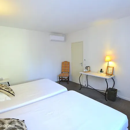 Logis - Restaurant Du Midi Hotel