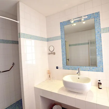 Hotel Logis - Restaurant Du Midi Revel (Haute-Garonne)