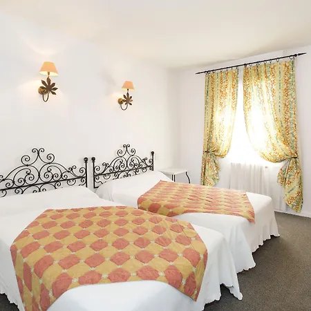 Szálloda Logis - Restaurant Du Midi