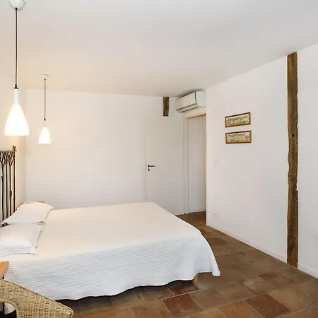 Hotell Logis - Restaurant Du Midi 3*