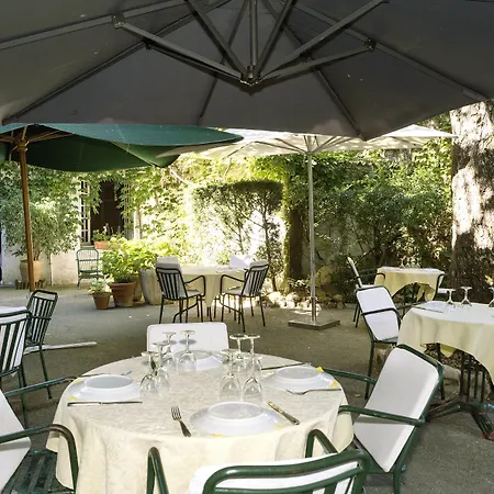 Logis - Restaurant Du Midi Hotel 3*