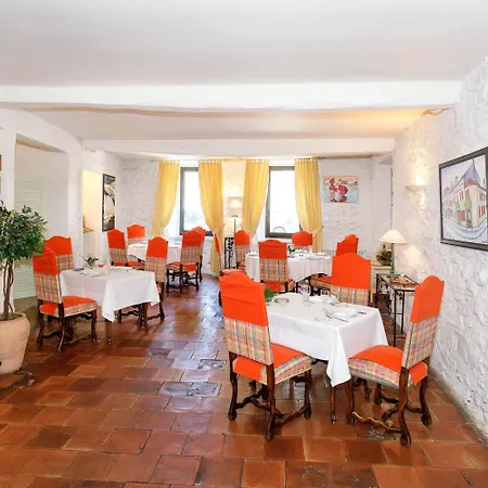 Logis - Restaurant Du Midi Hotel 3*