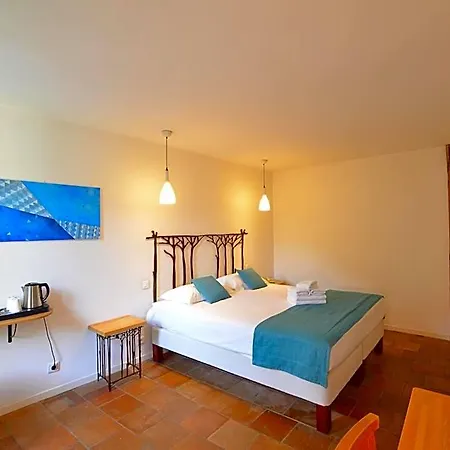 Logis - Restaurant Du Midi 3*