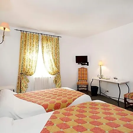 Logis - Restaurant Du Midi 3*