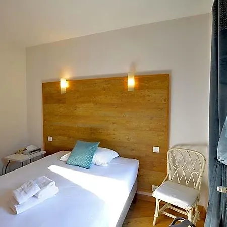 Hotel Logis - Restaurant Du Midi
