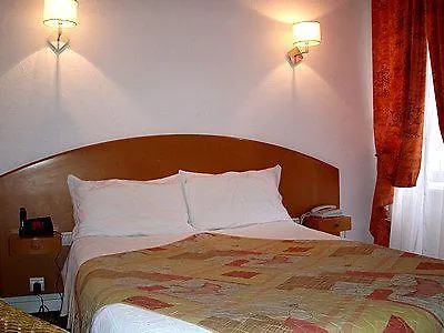 Logis Hotels - Hotel Restaurant Du Midi 3*